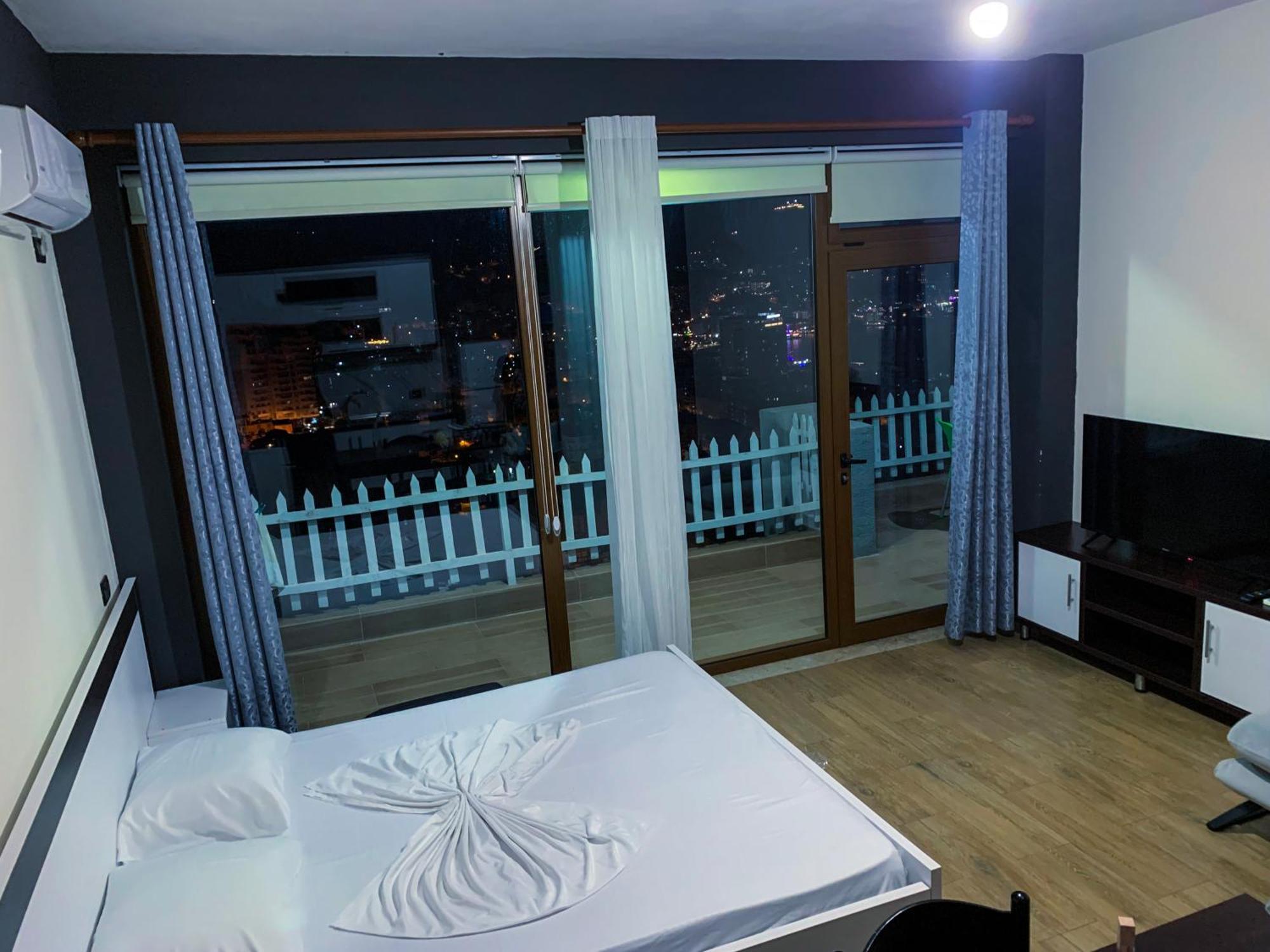 Denis Apartments Саранда Экстерьер фото