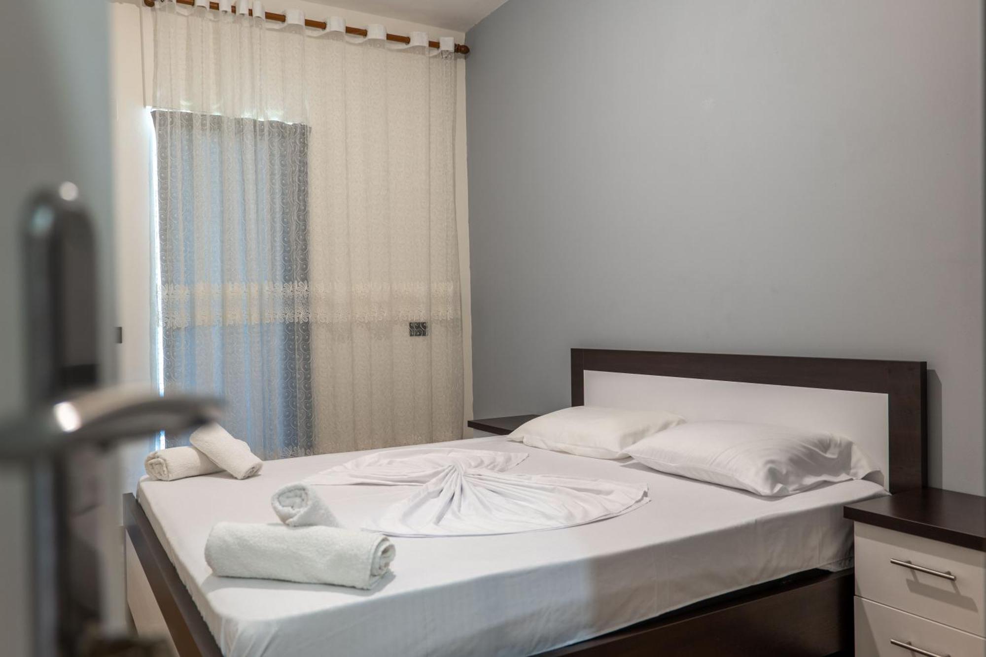 Denis Apartments Саранда Экстерьер фото