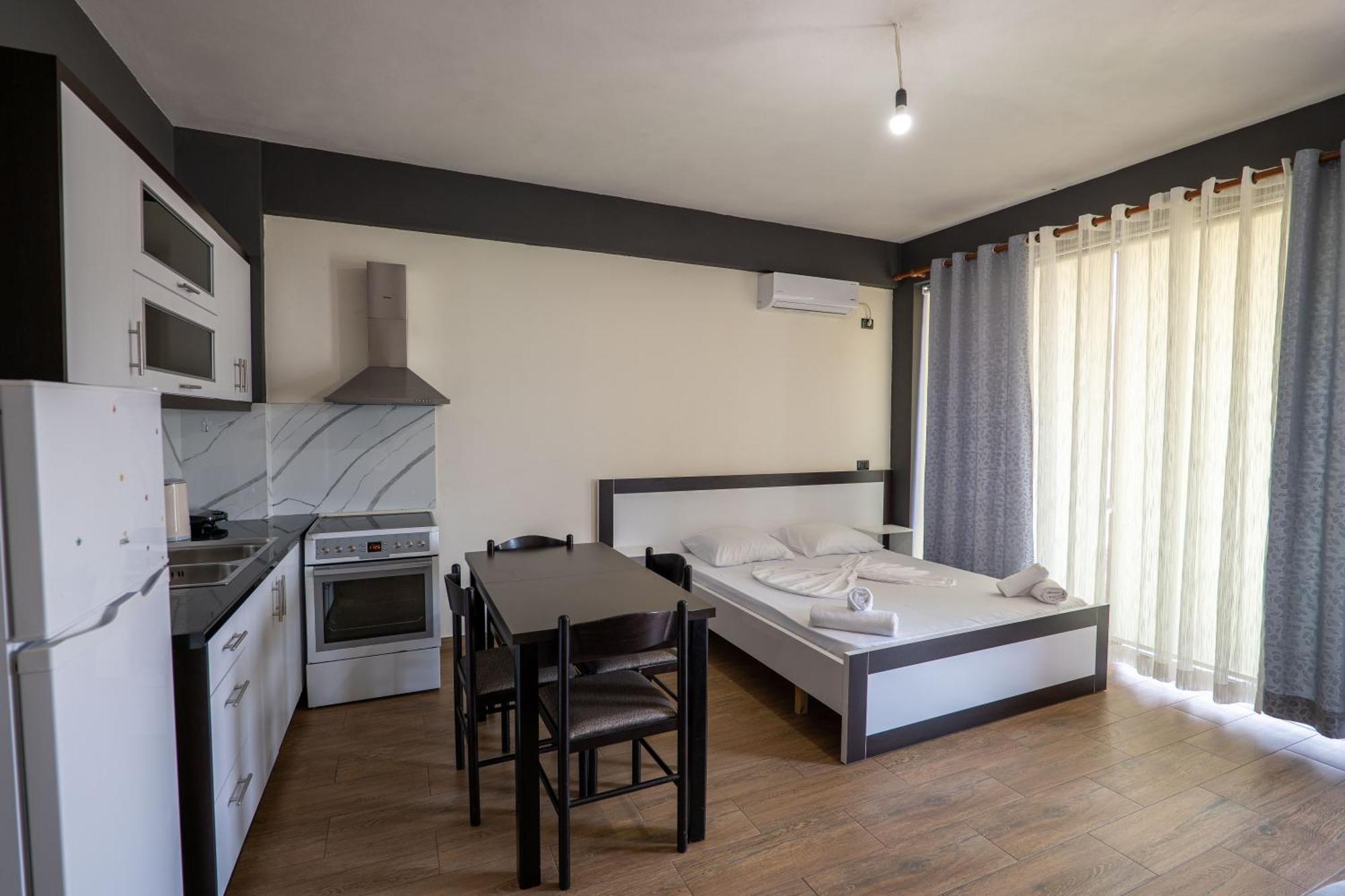 Denis Apartments Саранда Экстерьер фото