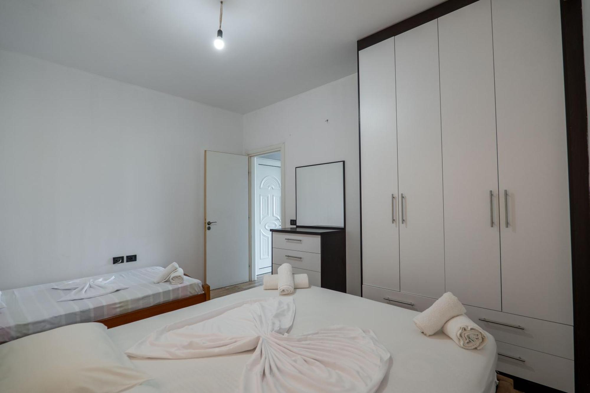 Denis Apartments Саранда Экстерьер фото